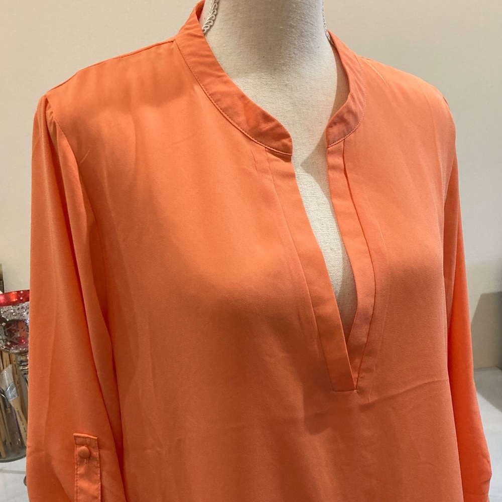 Chelsea Taylor - Henley Split Neck Blouse with Roll-Up Sleeves and Hi-Low Hem - Picture 3 of 10